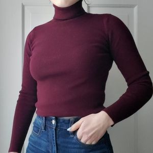 Ribbed fitted turtleneck wine